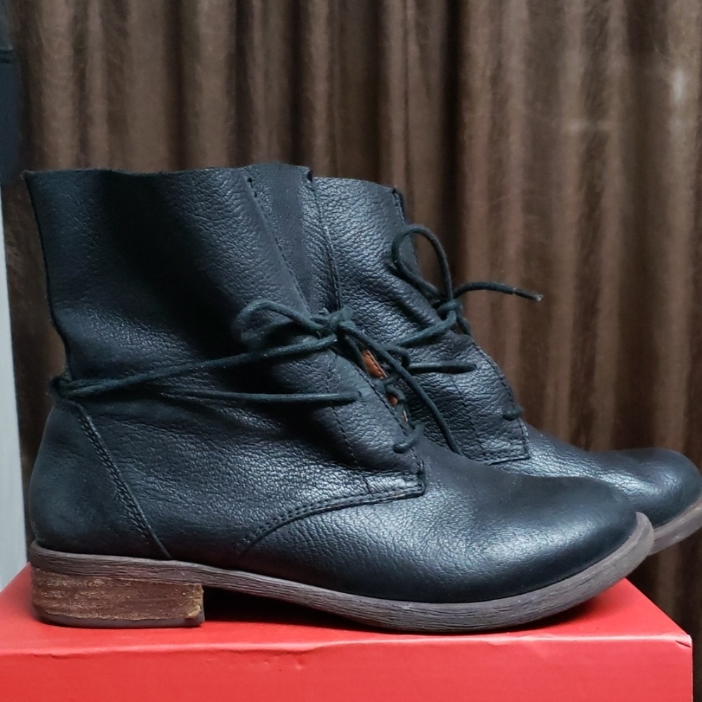 Ankle boots